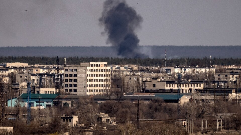 Ucrania llama a sus habitantes a evacuar la región este del país | El gobierno de Zelenski se prepara para una nueva ofensiva rusa en el Donbass