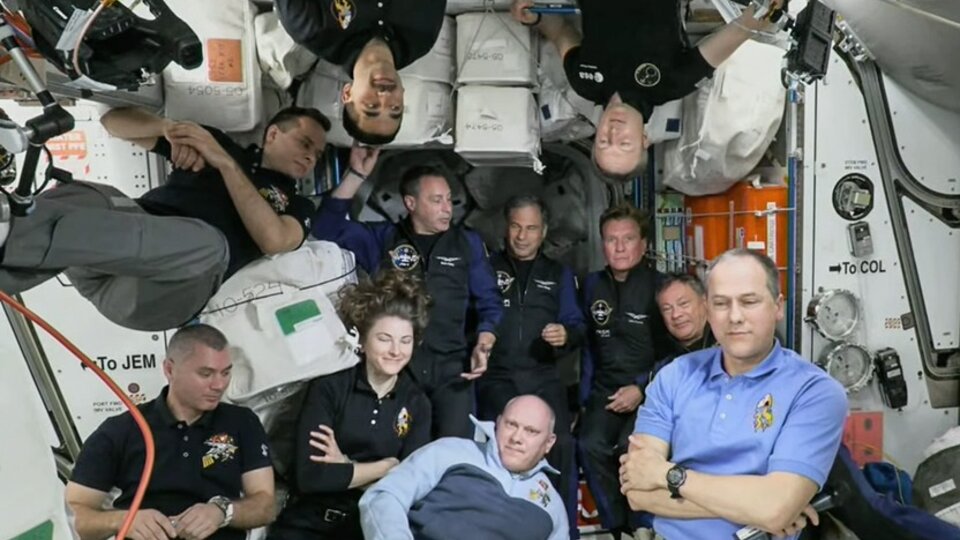 Attracco riuscito di Space X alla Stazione Spaziale Internazionale  La missione Axiom 1 è decollata con un ex astronauta e tre civili diretti alla Stazione Spaziale Internazionale, dove svolgeranno attività scientifiche e commerciali.