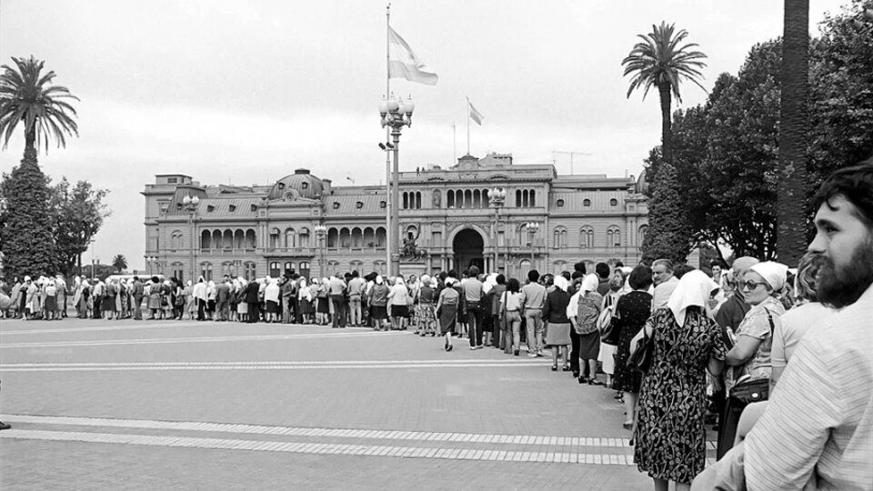 Homenaje a las Madres de Plaza de Mayo por sus 45 años de lucha | Encuentro cultural por lucha, el coraje y la resistencia