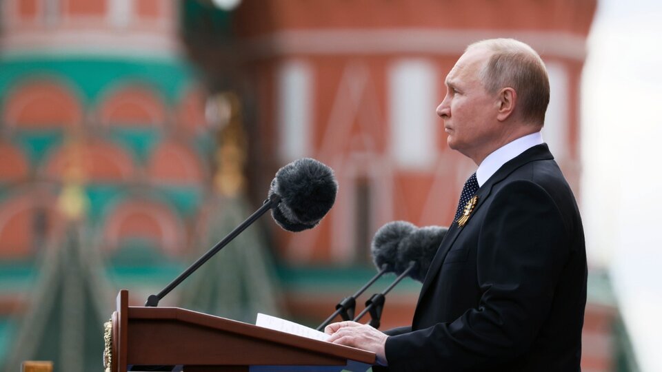 Russia and Ukraine continue to blame each other for their victory over Nazism Each country, in its own way, commemorated the 77th anniversary of World War II Russia and Ukraine continue to blame each other for their victory over Nazism Each country, in its own way, commemorated the 77th anniversary of World War II