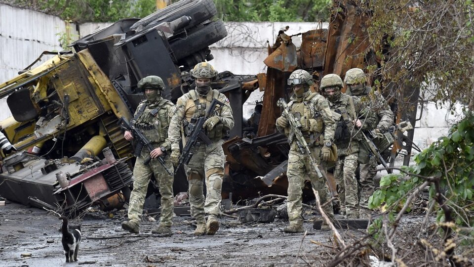 El conflicto Rusia – Ucrania, minuto a minuto | Moscú afirma que se rindieron los últimos soldados ucranianos en Mariupol