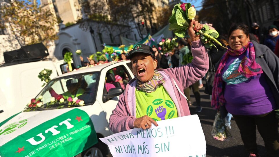 Un nuevo verdurazo en reclamo de políticas a favor de la agricultura familiar | La Unión de Trabajadores de la Tierra marchó a Plaza de Mayo