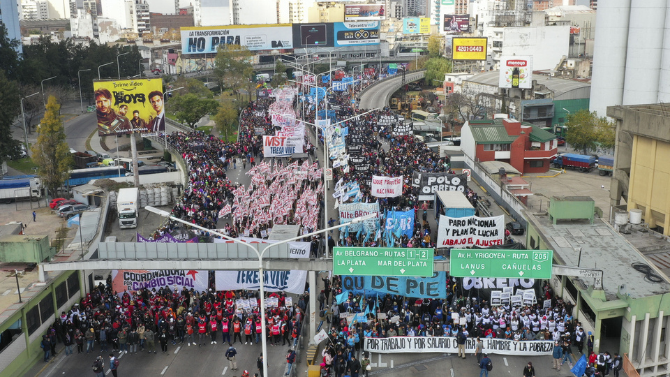 Marcha al Ministerio de Desarrollo Social y tensión en el Puente Pueyrredón | Manifestación de agrupaciones sociales