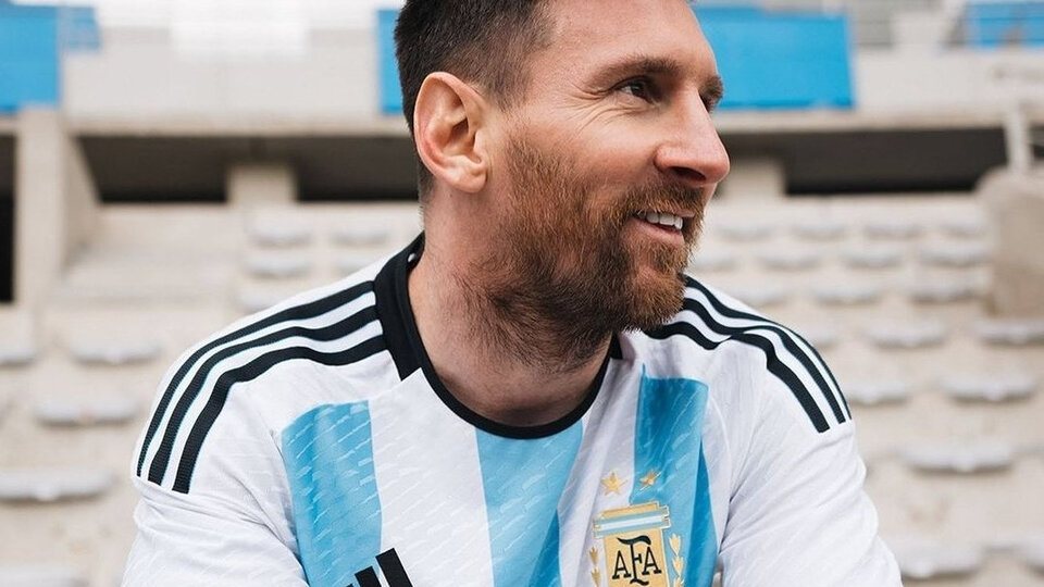 Adidas presentó la nueva camiseta la Selección Argentina | La Scaloneta la utilizará en el Mundial Qatar 2022 | Página|12