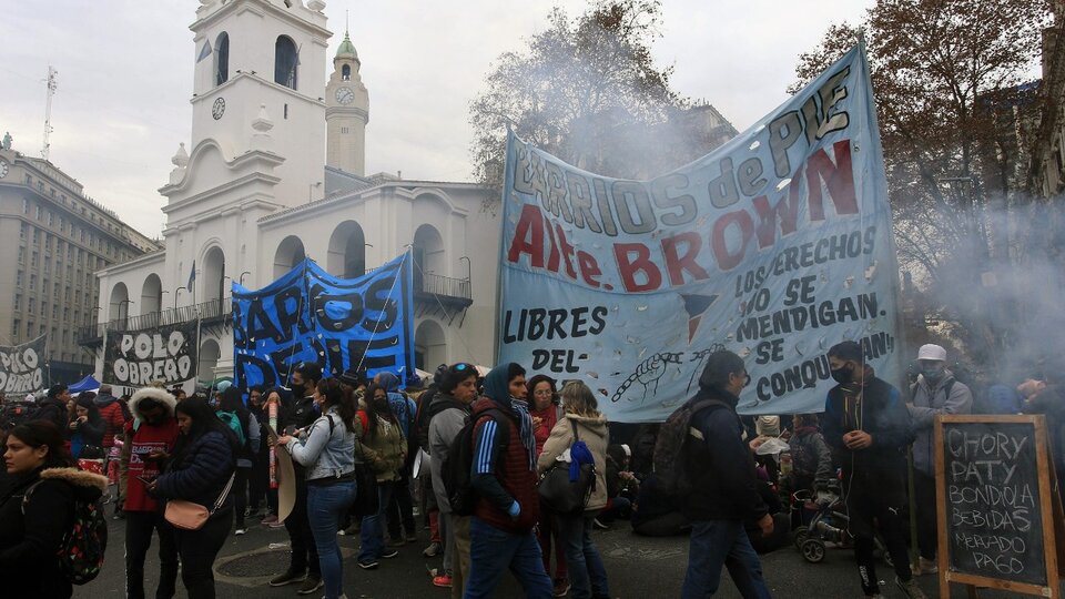 Movilizaciones contra el ajuste social y la judicialización de los militantes sociales | Jornada de marchas de las organizaciones sociales hacia Plaza de Mayo y el Congreso