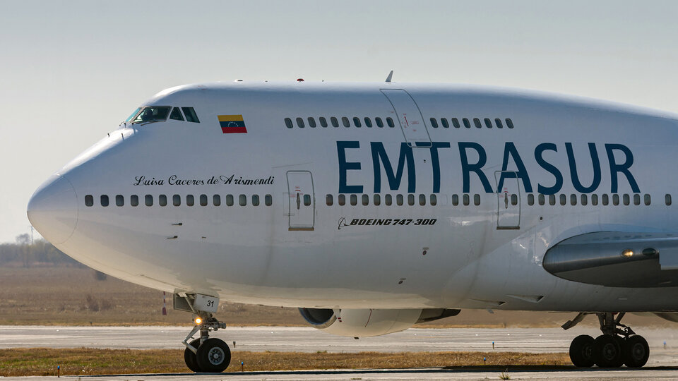 Avión venezolano: Autorizan a salir del país a doce tripulantes | La decisión del juez Federico Villena beneficia a once venezolanos y un iraní