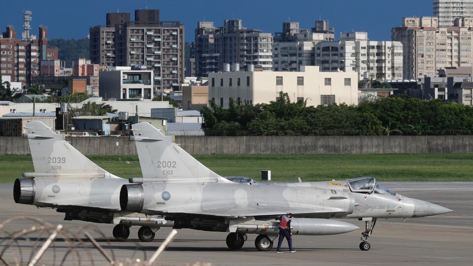 Taiwán también hace maniobras | Movilizó buques y aviones para responder a China