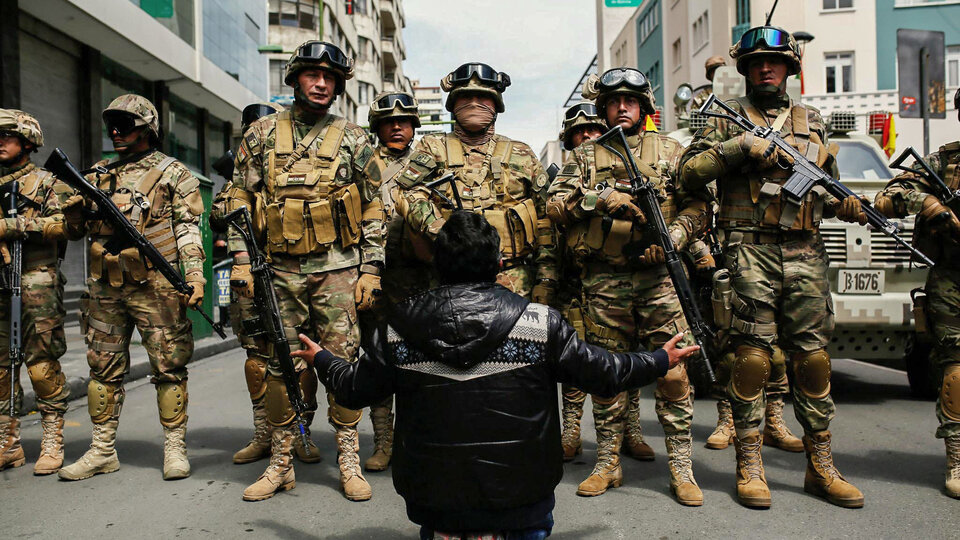 Waffen nach Bolivien senden: Mitteilungen der Gendarmen werden fortgesetzt |  Die Unterstützung der Regierung von Mauricio Macri für den Putsch gegen Evo Morales
