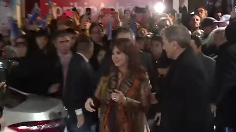 Attentado a Cristina Kirchner: la novia de Sabag Montiel estaba metros del lugar del ataque a la vicepresidenta |  Quedó registrado por cámaras de seguridad y videos