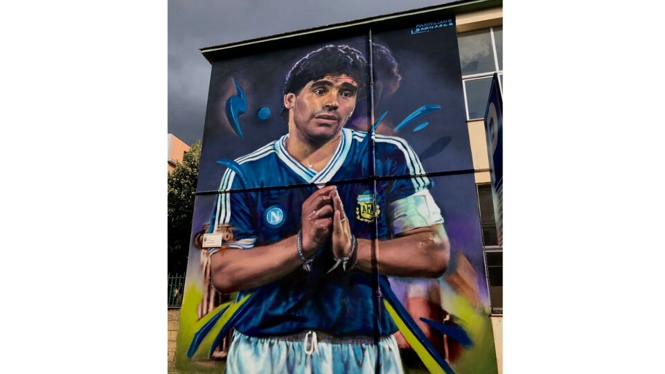 Una strada a Pompei sarà intitolata a Diego Maradona  Era la prima volta in Italia che dieci persone venivano battezzate in memoria