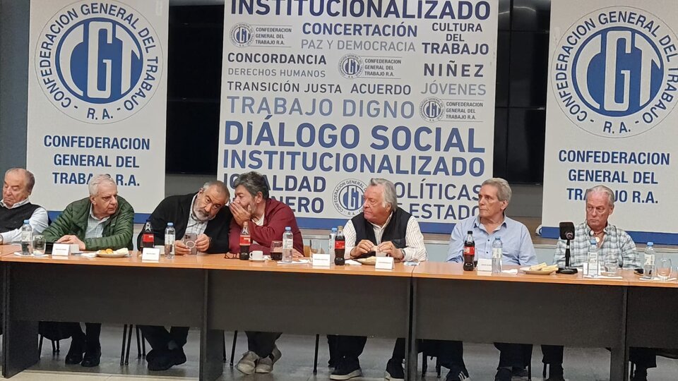 CGT: Un 17 de octubre con acto propio y mesa política-sindical para pelear candidaturas | Daer y Acuña lanzarán ese día la “Corriente Político-Sindical Peronista”