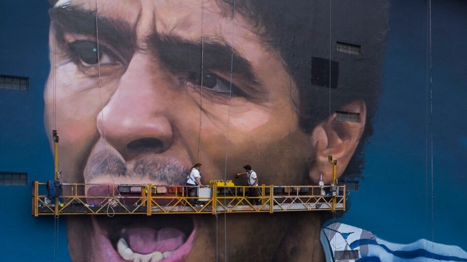 Novo mural gigante celebra o 'guerreiro' Maradona em Buenos Aires