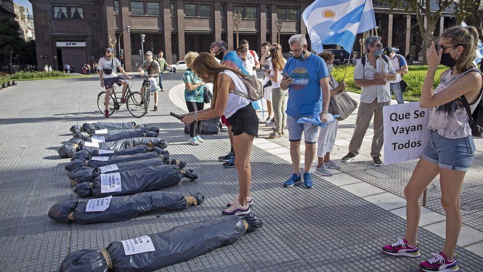 Los neonazis de Revolución Federal planeaban una nueva acción violenta  | Cuando fueron detenidos se preparaban para llevar bolsas mortuorias a Casa Rosada