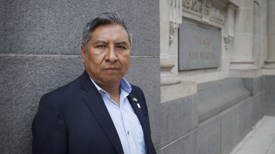 Rogelio Mayta: “Vamos a agotar todos los escenarios de diálogo con Santa Cruz” | Entrevista al ministro de Relaciones Exteriores de Bolivia