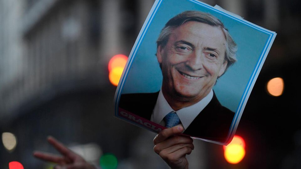 Emotivos homenajes a Néstor Kirchner en todo el país | A 12 años de la muerte