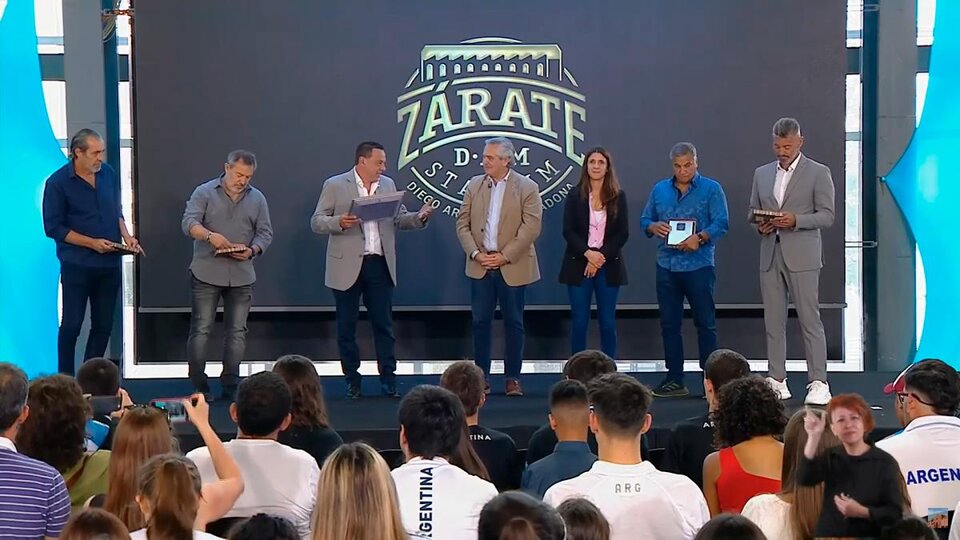 Alberto Fernández inauguró el estadio Diego Armando Maradona y llamó a “terminar con el individualismo”  | Actividad en Zárate