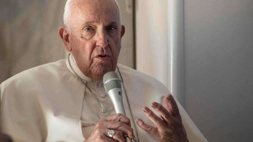 El Papa le transmitió “su cercanía con el pueblo ucraniano” al líder de los católicos de Kiev | Ante una posible mediación del Vaticano en el conflicto entre rusos y ucranianos