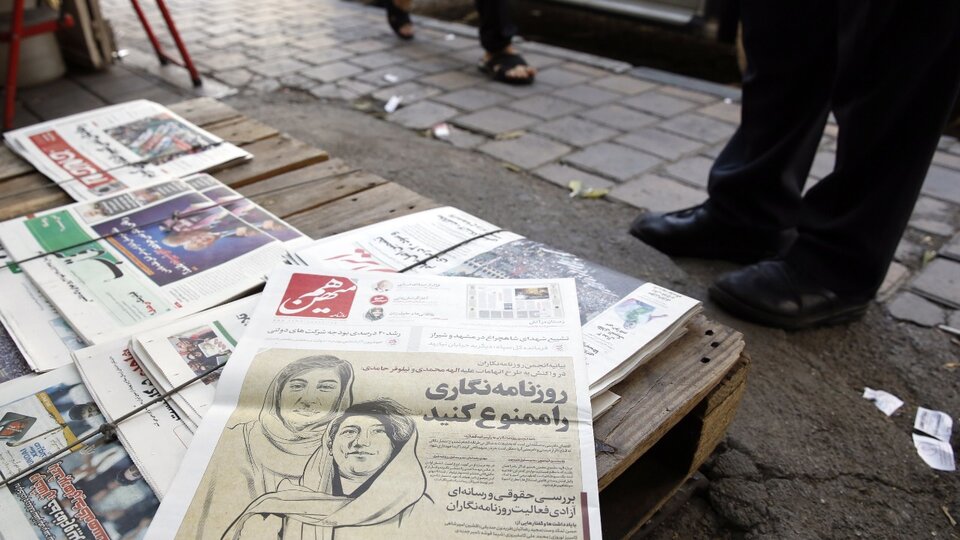 Zwei Journalisten wegen Berichterstattung über Mahza Aminis Tod inhaftiert Die iranische Delegation schlägt vor, ein Gesetz zur Förderung von „Auge um Auge“ anzuwenden