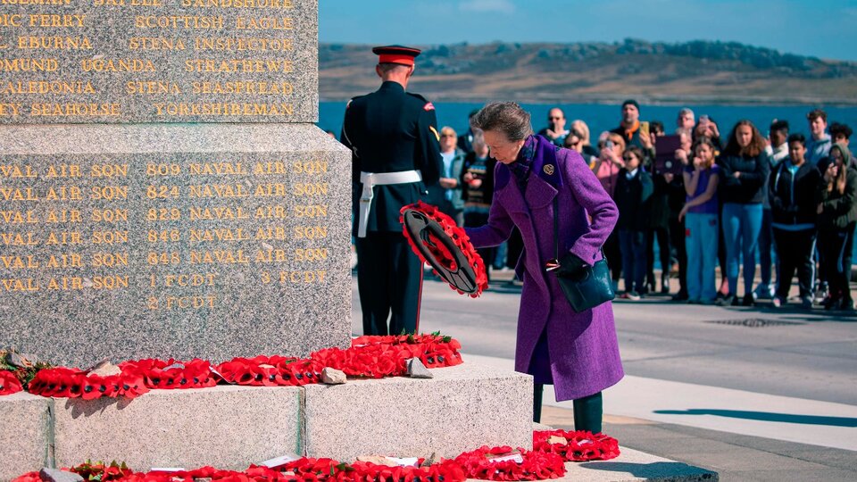 Argentina rechaza la actividad oficial de la princesa real británica Ana en Malvinas | Llegó sin avisar