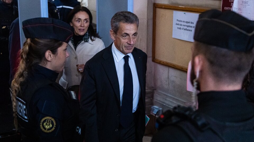 Nicolas Sarkozy pasa una vez más ante la Justicia | El expresidente francés apela una condena a tres años de cárcel