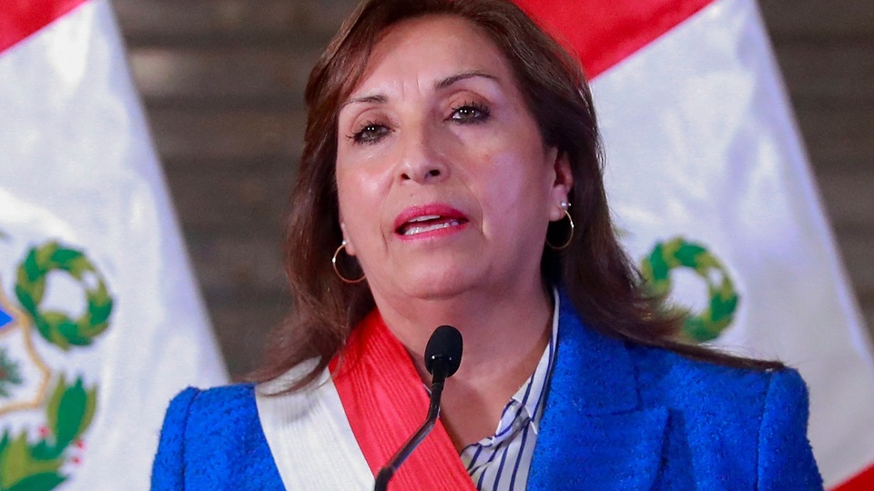 La Presidenta Peruana Dina Boluarte Propuso Adelantar Las Elecciones ...