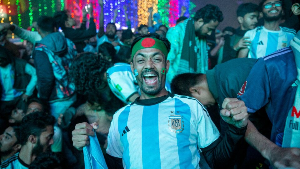 Bangladesh celebró el triunfo de Argentina al grito de “Messi, Messi” | Cientos de miles de fanáticos coparon las calles del país asiático