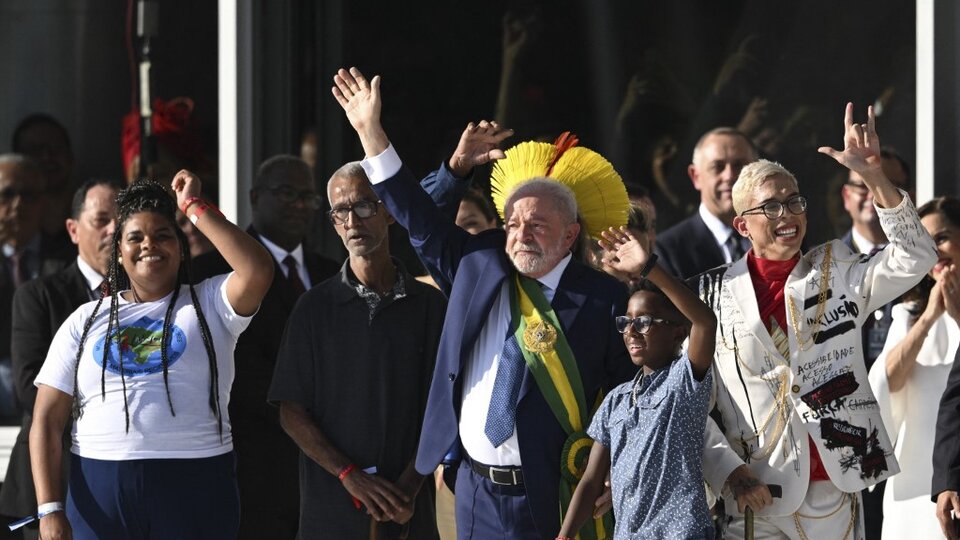 Lula da Silva asumió en Brasil: quiénes le dieron la banda presidencial | Jair Bolsonaro se negó al traspaso del mando