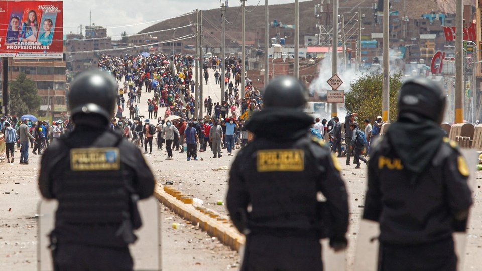 Sectores populares regresaron a las calles en los Andes peruanos | El gobierno reprime y el fujimorismo sueña con volver