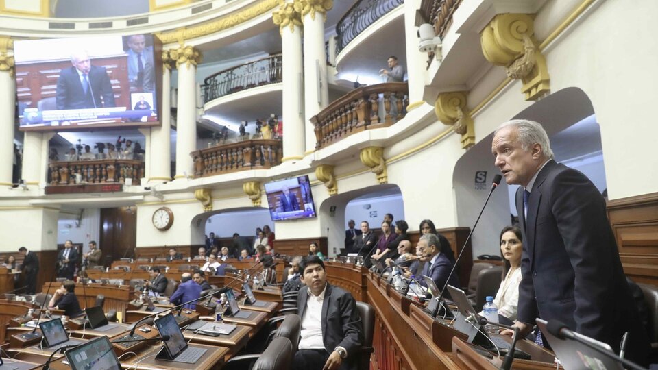 Congress does not decide on the elections and tension grows |  Postponed until today the debate on the electoral advance in Peru