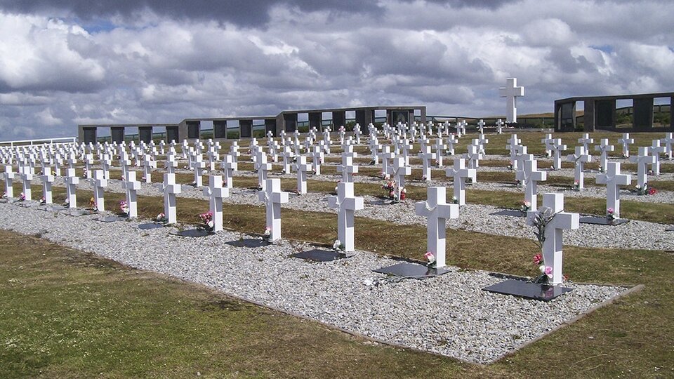 Recrearán el cementerio de Darwin de las Islas Malvinas en Mar del Plata | Fundación “No me olvides”
