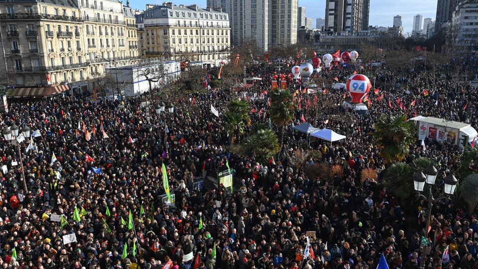 Francia las marchas contra la reforma jubilatoria de Macron superan