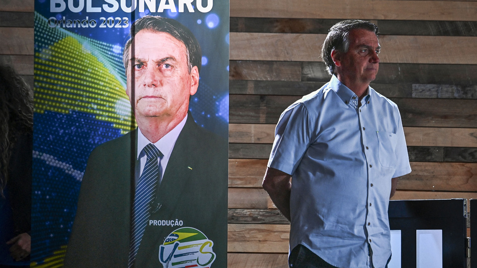 Desde EE.UU., Bolsonaro mantiene su espíritu golpista: “Lula no durará mucho” | Participó de un acto del grupo conservador Yes Brazil USA