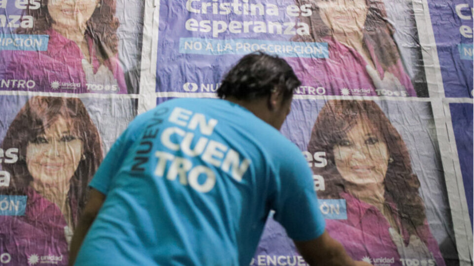 Sabbatella: “Cristina es esperanza. Salir a romper la proscripción es la tarea que tenemos como militantes” | Con una militancia desplegada en todo el país salimos a la calle con afiches bajo el lema “Cristina es esperanza. No a la proscripción”.