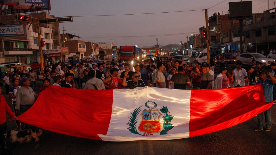 Perú ya no tendrá adelanto de elecciones este año | El Congreso cerró toda posibilidad legal y siguen las protestas