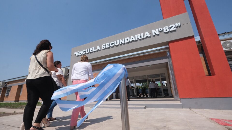 Alberto Fernández a los estudiantes: “Tomen la educación como una inversión a futuro” | Inauguración de un edificio escolar en Chaco