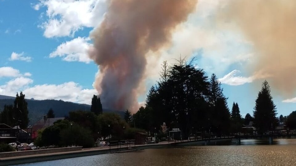 Feroz Incendio En El Bolsón Impactantes Imágenes Página 12