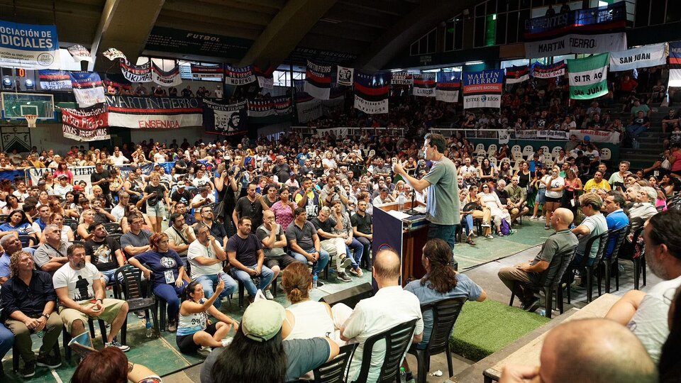 Wado de Pedro: “Hay contarle más a los jóvenes lo que fue la Argentina de los ´90” | Primer congreso de la Corriente Martín Fierro