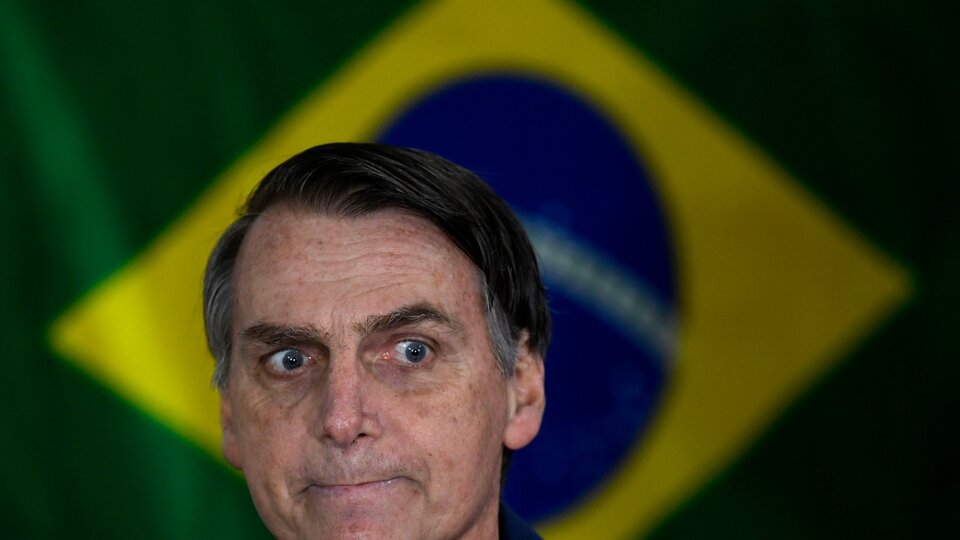 Bolsonaro says he will return
