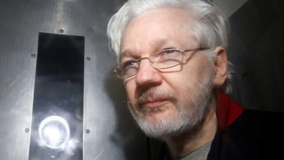 Isoliert und psychisch überfordert sitzt Julian Assange seit vier Jahren in Haft  Der Gründer von WikiLeaks lebt in einem Hochsicherheitsgefängnis