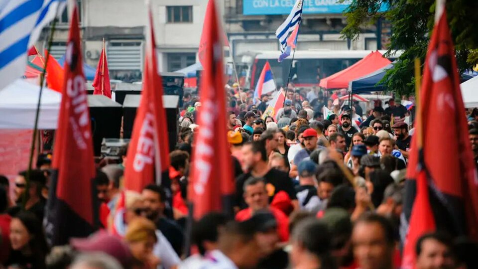Uruguay: Third general strike against pension reform in Lacalle Pou |  The project raises the retirement age for workers from 60 to 65 years