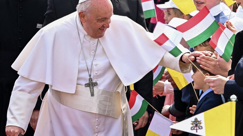 “Erradicar la indiferencia” | En su visita a Hungría Francisco pidió por la paz en Ucrania y por los refugiados 