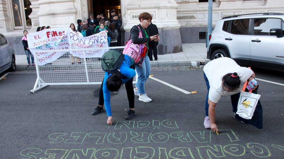 Paro masivo de docentes porteños con teléfono para Larreta | “Que deje el tour y atienda los reclamos”