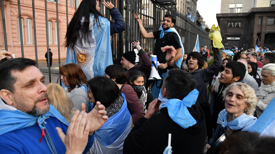 Piden llamar a indagatoria a más integrantes de Revolución Federal | Reclaman que sea citada Cristina Luján Romero, amiga de la vecina de CFK