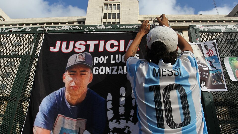 Lucas González: a key witness said that the policemen did not identify themselves and that he heard “between seven and nine shots” |  He declared the only eyewitness not linked to the case