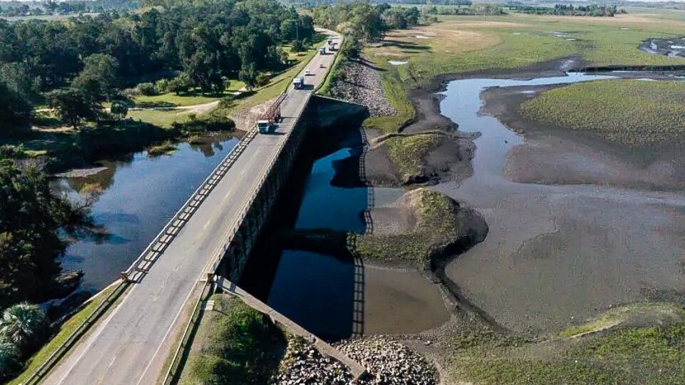 Uruguay sufre la falta de agua y en Montevideo hay reservas para diez días | Es el peor déficit hídrico desde 1949