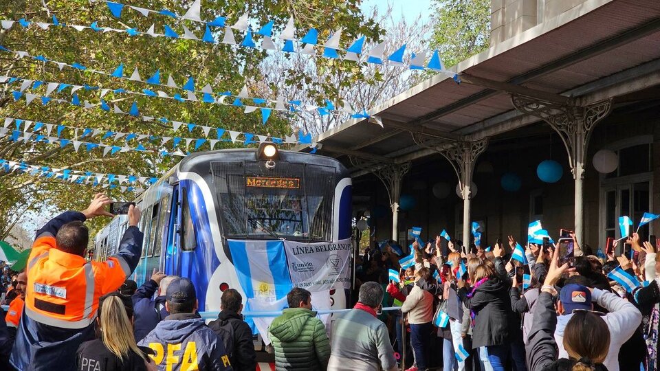 Inauguraron un tren turístico en Mercedes, sin la presencia de Matías Lammens | Encabezaron el acto Sergio Massa y Wado de Pedro