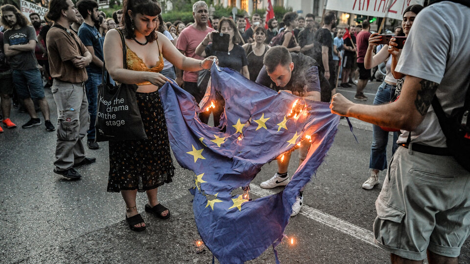 Las culpas del naufragio fatal frente a la costa de Grecia | Podrían llegar a ser más de 500 los inmigrantes muertos