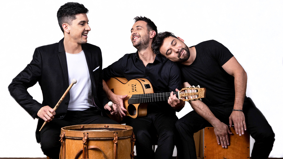 Dos Más Uno y el disco después de la experiencia televisiva | El trío era el brazo musical de "La peña de Morfi" | Página|12