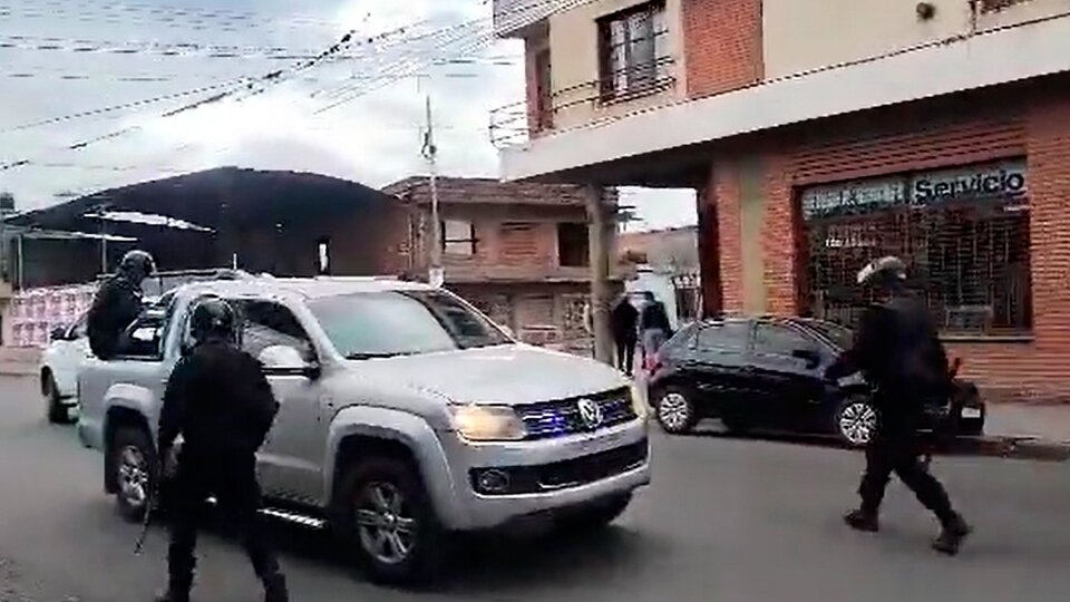 Los delitos de las fuerzas represivas en Jujuy | La policía provincial continúa patrullando las calles con vehículos sin identificar