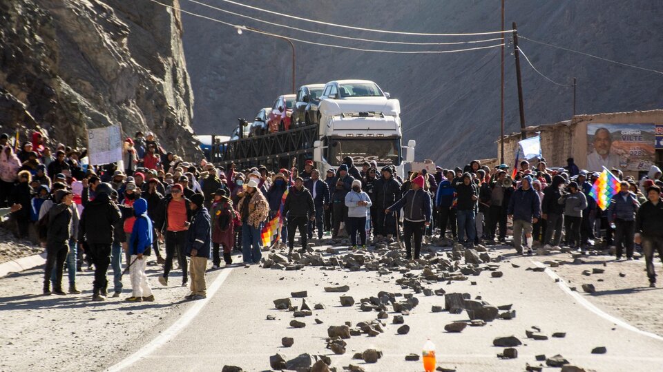 Jujuy: La embestida judicial de Gerardo Morales profundizó los cortes de ruta | Comunidades originarias realizan al menos cuatro bloqueos totales de la ruta 9